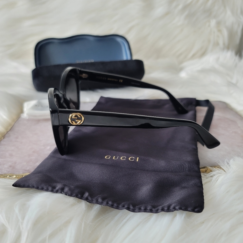 NEW Large Gucci Sunglasses with Gold Logo and Case - Picture 2 of 14